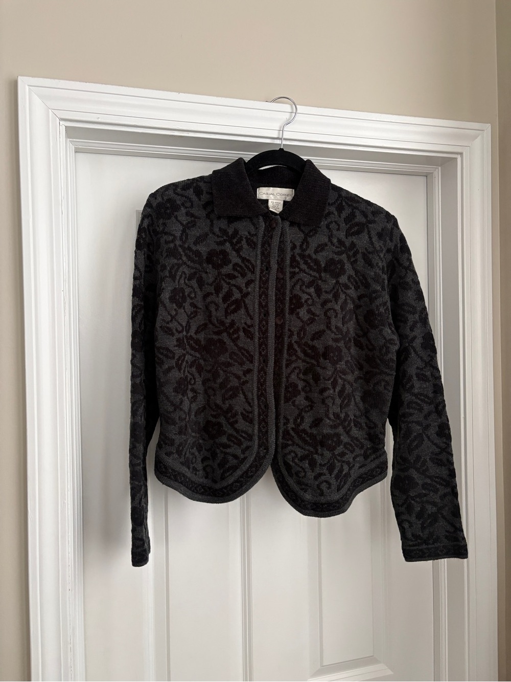 Casual Corner Floral Cardigan Jacket Women’s Medium Vintage Sweater
